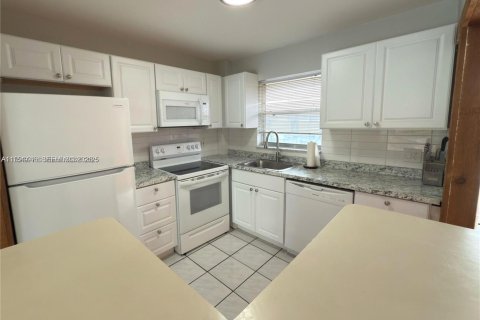 Condominio en venta en Oakland Park, Florida, 2 dormitorios, 92.9 m2 № 2052382 - foto 8
