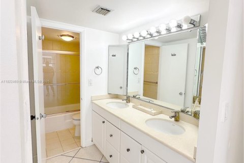 Copropriété à vendre à Key Biscayne, Floride: 2 chambres, 124.02 m2 № 1785818 - photo 3