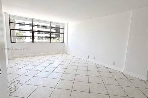 Copropriété à vendre à Key Biscayne, Floride: 2 chambres, 124.02 m2 № 1785818 - photo 4