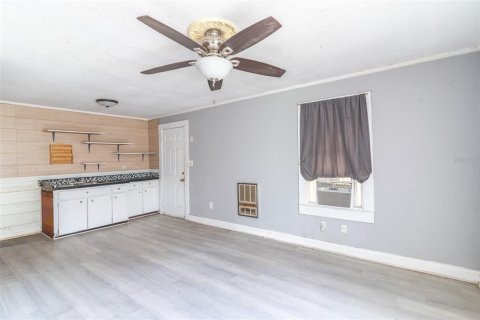 House in Tampa, Florida 2 bedrooms, 74.32 sq.m. № 2199890 - photo 6