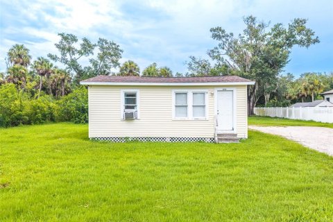 House in Tampa, Florida 2 bedrooms, 74.32 sq.m. № 2199890