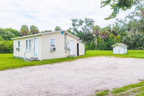 House in Tampa, Florida 2 bedrooms, 74.32 sq.m. № 2199890 - photo 2