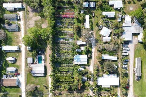 Commercial property in Okeechobee, Florida № 2248476