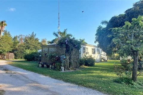Commercial property in Okeechobee, Florida № 2248476 - photo 21