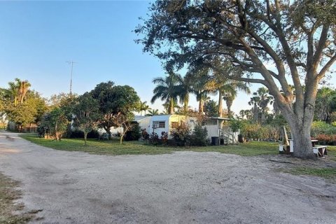Commercial property in Okeechobee, Florida № 2248476 - photo 14