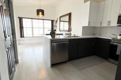 House in Pembroke Pines, Florida 3 bedrooms, 152.08 sq.m. № 1834219 - photo 3