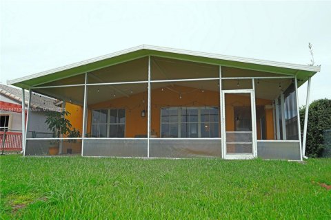 House in Pembroke Pines, Florida 3 bedrooms, 152.08 sq.m. № 1834219 - photo 19