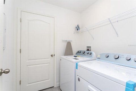 Adosado en alquiler en Davenport, Florida, 4 dormitorios, 189.43 m2 № 1869026 - foto 19