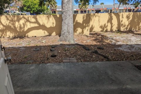 Купить таунхаус в Форт-Пирс, Флорида 2 спальни, 104.05м2, № 1168741 - фото 1