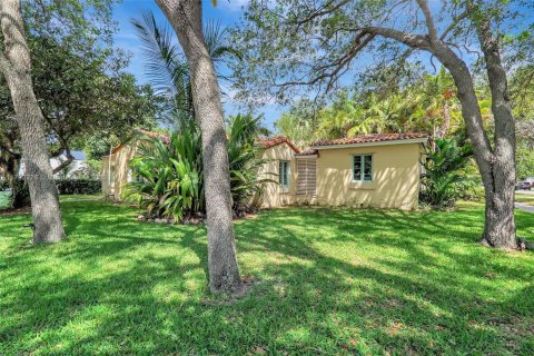 House in Miami Shores, Florida 5 bedrooms, 267.74 sq.m. № 1739768 - photo 3