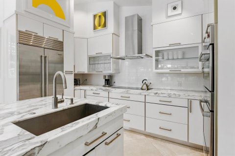 Villa ou maison à louer à Boca Raton, Floride: 5 chambres, 310.01 m2 № 2387761 - photo 10