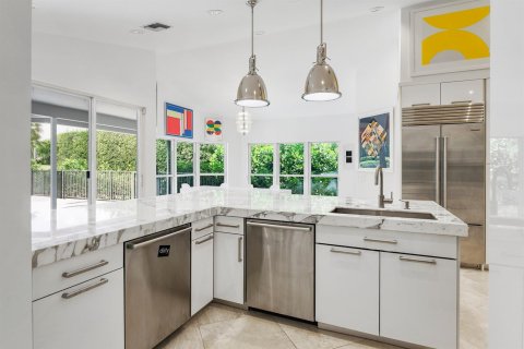 Villa ou maison à louer à Boca Raton, Floride: 5 chambres, 310.01 m2 № 2387761 - photo 9