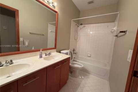 House in Weston, Florida 3 bedrooms, 189.43 sq.m. № 2428397 - photo 4