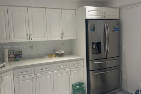 Copropriété à vendre à Aventura, Floride: 2 chambres, 99.68 m2 № 1830693 - photo 7