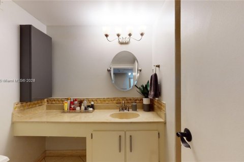 Copropriété à louer à Hallandale Beach, Floride: 2 chambres, 118.91 m2 № 1977259 - photo 28