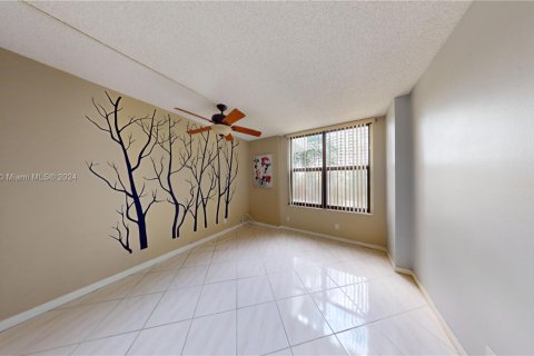 Copropriété à louer à Hallandale Beach, Floride: 2 chambres, 118.91 m2 № 1977259 - photo 26