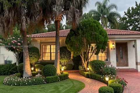 Villa ou maison à vendre à Hialeah, Floride: 2 chambres, 101.26 m2 № 2078235 - photo 3