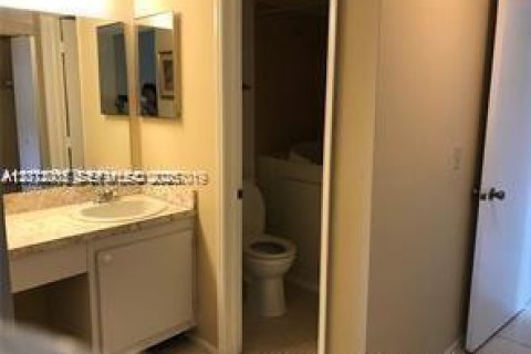 Apartamento en alquiler en Davie, Florida, 2 dormitorios, 91.04 m2 № 2075039 - foto 5