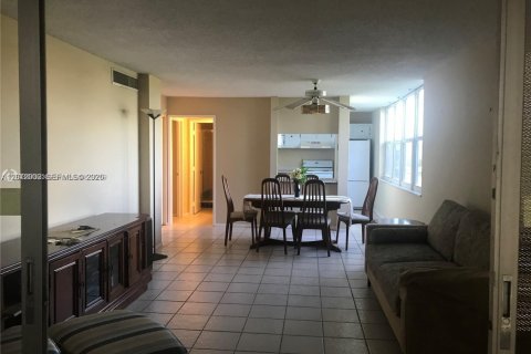 Apartamento en alquiler en Davie, Florida, 2 dormitorios, 91.04 m2 № 2075039 - foto 4