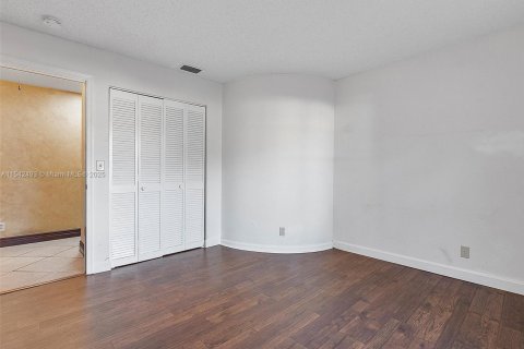 House in Sunrise, Florida 4 bedrooms, 260.31 sq.m. № 1811294 - photo 19