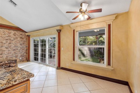 House in Sunrise, Florida 4 bedrooms, 260.31 sq.m. № 1811294 - photo 30