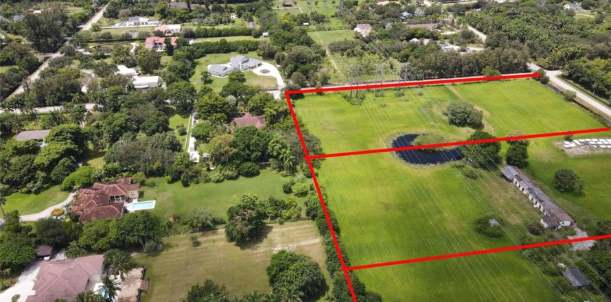 Land in Southwest Ranches, Florida № 929777