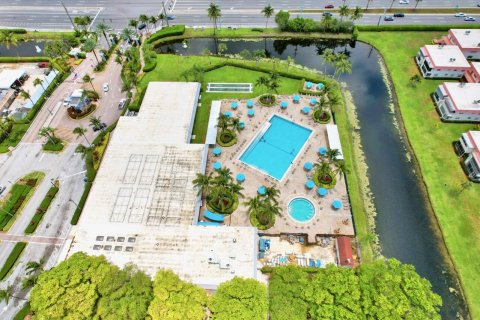 Condo in Delray Beach, Florida, 2 bedrooms  № 962438 - photo 1