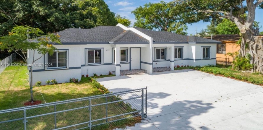 Дом в Майами, Флорида 10 спален, 403.38м2 № 1973724