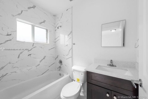 Снять в аренду виллу или дом в Майами, Флорида 10 спален, 403.38м2, № 1973724 - фото 6