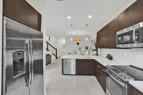 Touwnhouse à vendre à Doral, Floride: 3 chambres, 175.96 m2 № 2048687 - photo 14