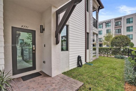 Touwnhouse à vendre à Doral, Floride: 3 chambres, 175.96 m2 № 2048687 - photo 5