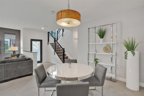 Touwnhouse à vendre à Doral, Floride: 3 chambres, 175.96 m2 № 2048687 - photo 8