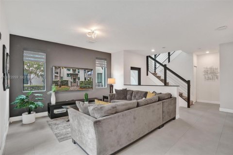 Touwnhouse à vendre à Doral, Floride: 3 chambres, 175.96 m2 № 2048687 - photo 16