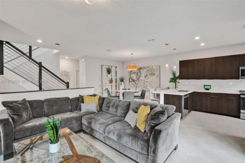 Touwnhouse à vendre à Doral, Floride: 3 chambres, 175.96 m2 № 2048687 - photo 17