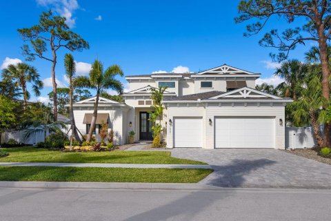 House in Sarasota, Florida 4 bedrooms, 392.42 sq.m. № 1719775 - photo 1