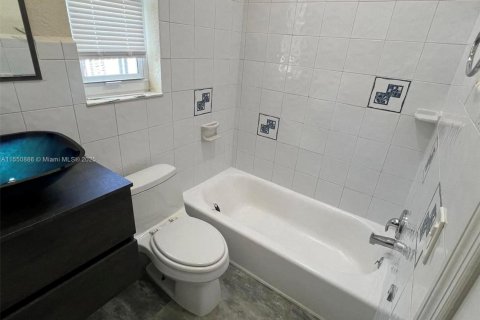 Copropriété à louer à North Miami Beach, Floride: 2 chambres, 97.55 m2 № 2013223 - photo 18