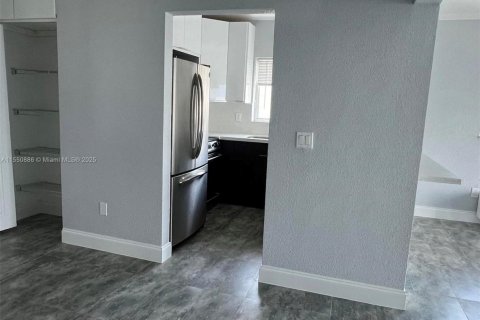 Copropriété à louer à North Miami Beach, Floride: 2 chambres, 97.55 m2 № 2013223 - photo 15