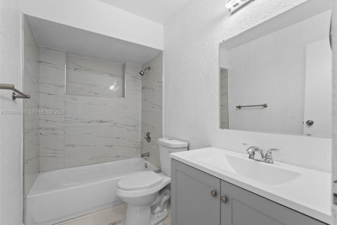 Apartamento en alquiler en Sunrise, Florida, 3 dormitorios, 92.9 m2 № 1994514 - foto 16