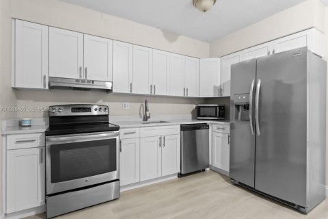 Apartamento en alquiler en Sunrise, Florida, 3 dormitorios, 92.9 m2 № 1994514 - foto 23