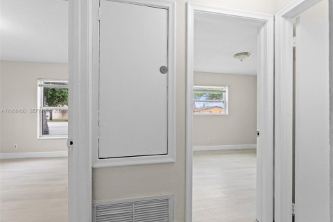 Apartamento en alquiler en Sunrise, Florida, 3 dormitorios, 92.9 m2 № 1994514 - foto 10