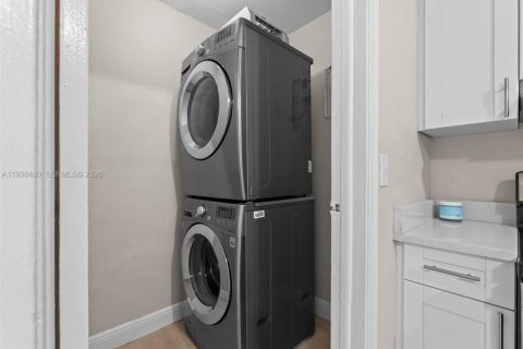 Apartamento en alquiler en Sunrise, Florida, 3 dormitorios, 92.9 m2 № 1994514 - foto 7