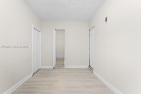 Apartamento en alquiler en Sunrise, Florida, 3 dormitorios, 92.9 m2 № 1994514 - foto 18