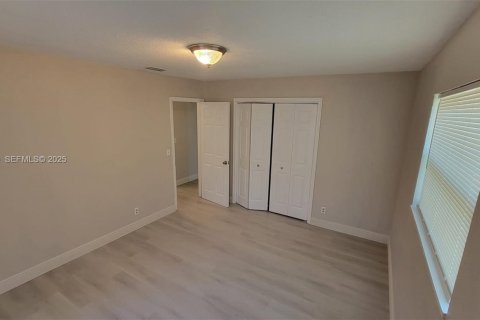 Apartamento en alquiler en Sunrise, Florida, 3 dormitorios, 92.9 m2 № 1994514 - foto 3