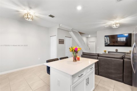 Adosado en venta en Miami, Florida, 3 dormitorios, 123.37 m2 № 1726065 - foto 20