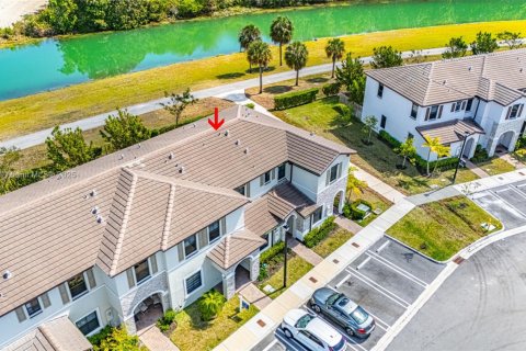Adosado en venta en Miami, Florida, 3 dormitorios, 123.37 m2 № 1726065 - foto 6