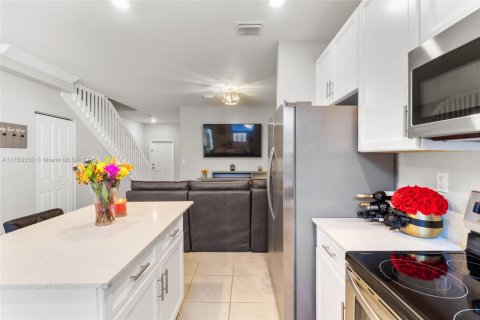 Adosado en venta en Miami, Florida, 3 dormitorios, 123.37 m2 № 1726065 - foto 23