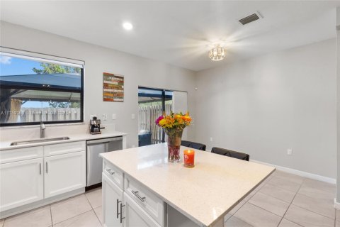 Adosado en venta en Miami, Florida, 3 dormitorios, 123.37 m2 № 1726065 - foto 22