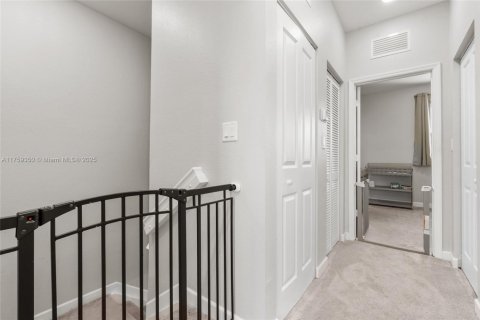 Adosado en venta en Miami, Florida, 3 dormitorios, 123.37 m2 № 1726065 - foto 26
