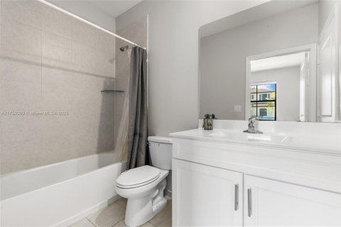 Adosado en venta en Miami, Florida, 3 dormitorios, 123.37 m2 № 1726065 - foto 12