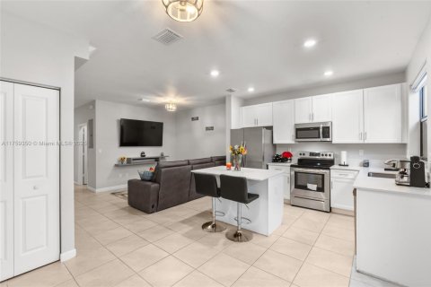 Adosado en venta en Miami, Florida, 3 dormitorios, 123.37 m2 № 1726065 - foto 19